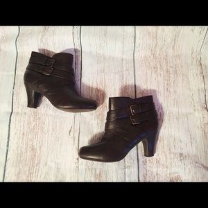 Steve Madden Brown Strappy buckle ankle booties